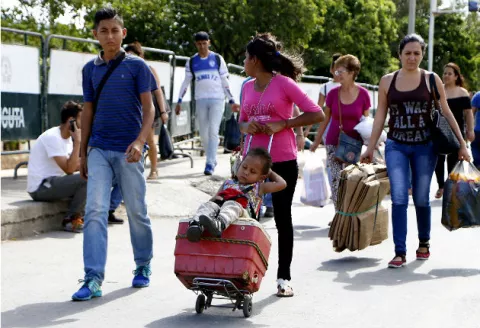 Colombia inicia deportación de 130 venezolanos que estaban en Cúcuta