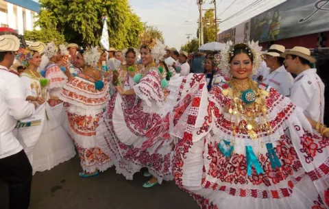 La pollera brillará en Las Tablas con mucho lujo y esplendor el 13 de enero