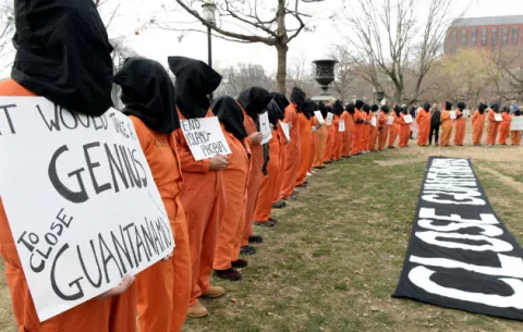 Piden ante la Casa Blanca el cierre de Guantánamo en su 16 aniversario