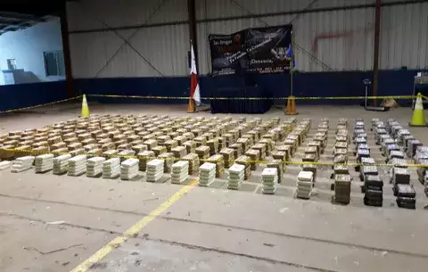 Incautan 1,996 paquetes de droga en una playa de Veraguas