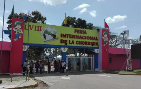 Con mazo abren puerta de oficina del Patronato de la Feria de La Chorrera 