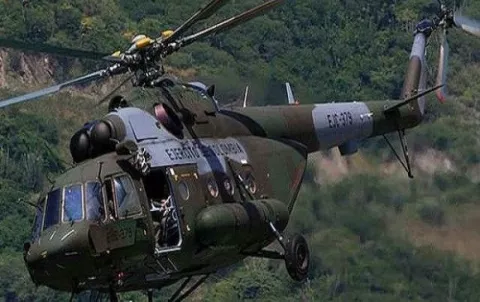 Diez muertos tras caer helicóptero militar en Colombia