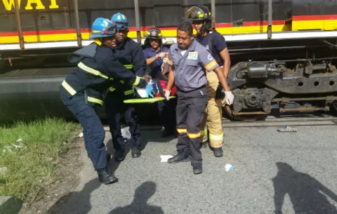 Tren arrolla a peatón en la ciudad de Colón 