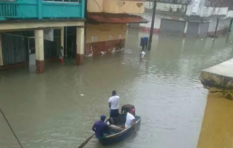 Atribuyen obras del Gobierno como causantes de inundaciones en Colón
