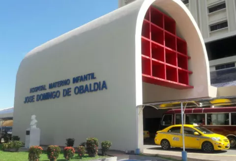 Milagro de Dios: recién nacido sobrevive tras caer en inodoro en David