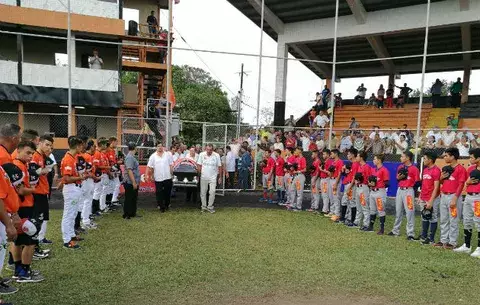 Despiden a Emilio Castro en el Olmedo Solé de Las Tablas