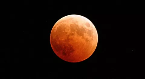 La Luna ofrecerá un espectáculo inusual este miércoles 31 de enero