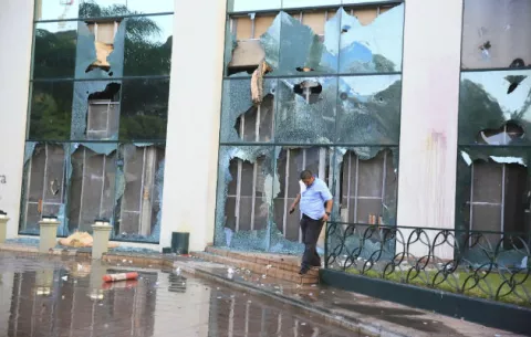 Violentas protestas en Honduras provocan el cierre de importante hotel 