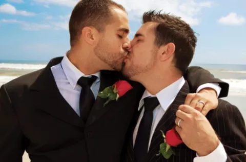 Abogado propone referéndum para matrimonio igualitario