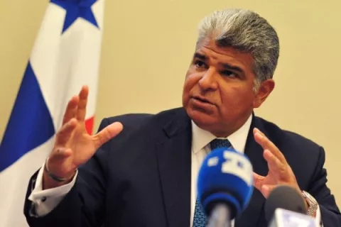 Mulino señala  que le gustaría enfrentar a Roux en las primarias de CD