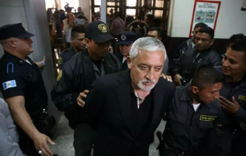 Solicitan el embargo de la casa de playa de Otto Pérez Molina valorada en $1 millón 