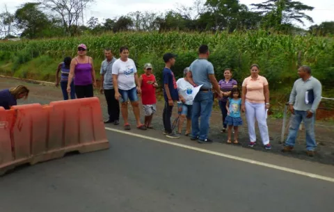 Residentes de Los Pedritos en La Arena de Chitré exigen indemnización 