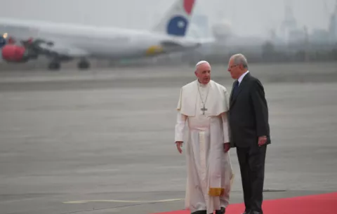 "Recen por mí, no se olviden", pide el papa a sus fieles peruanos
