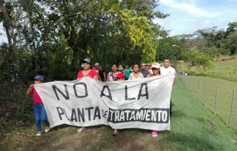 Residentes del Martincito en Santiago exigen reubicar planta de tratamiento