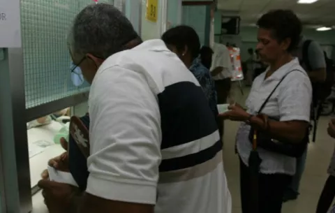 Empresa contraataca a la CSS en polémica por retiro del Lisinopril