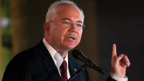 Exministro de Chávez reta a Maduro y le exige garantías para participar en las primarias presidenciales 