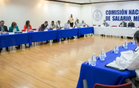 Trabajadores  demandan Decreto Ejecutivo que estableció nuevo salario mínimo