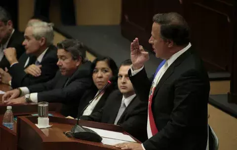 Varios gremios periodísticos critican 'intromisión' de Varela en los medios