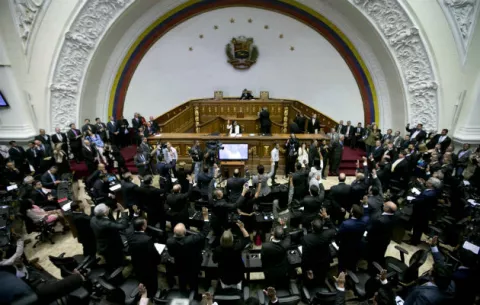 [VIDEO] La criptomoneda de Maduro es declarada nula por el Parlamento venezolano 