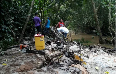 Fuertes vientos, lluvias y oleajes persisten en las costas de Colón