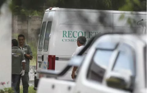 Mueren tres niños y otras 20 personas resultan heridas en grave accidente