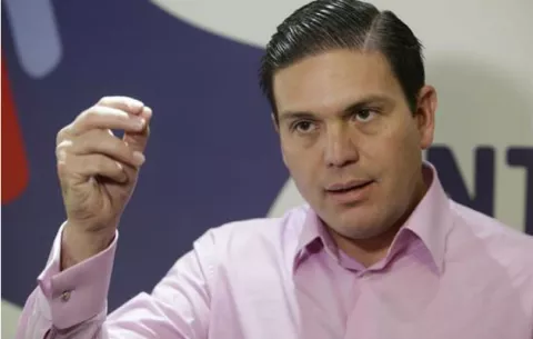 Candidato presidencial dice que Maduro es responsable de la muerte de 5 soldados