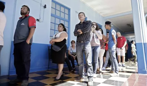Buena afluencia de votantes en  los comicios generales de Costa Rica