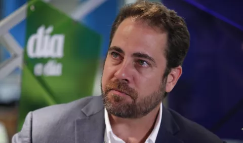 Declaran no grato a ministro Mario Etchelecu
