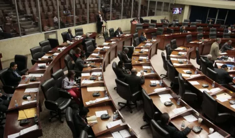 Varela tuvo menos 33 de aprobación en enero