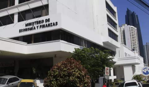 Gabinete avala préstamos por $457 millones