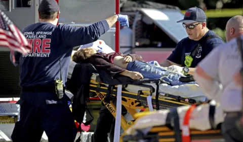 Al menos 17 muertos deja el tiroteo en la escuela de Florida