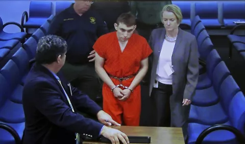 Prisión sin fianza para el autor del tiroteo en una escuela de Florida