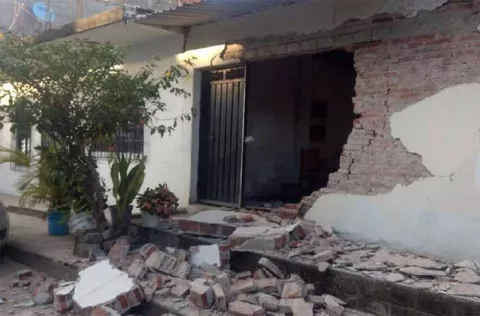 Dos  heridos   por sismo