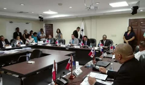 Comisión de Presupuesto exigirá presencia de ministros