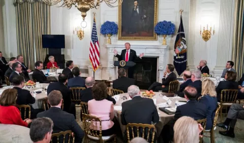 Supremo le propina un revés a  Trump y deja  vivo el plan migratorio DACA