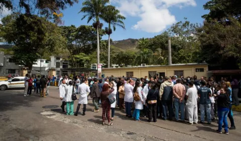 Venezolanos piden a EE.UU. acción militar internacional