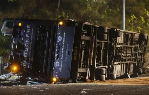 Accidente de autobús en Hong Kong deja 18 muertos y 62 heridos