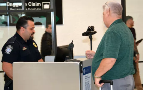 Aeropuerto internacional de Miami es el primero en incorporar el sistema de reconocimiento facial
