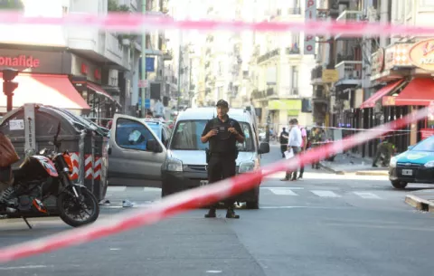 Tiroteo en el centro de Buenos Aires deja tres heridos y dos prófugos 