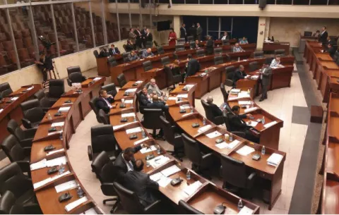 Oposición arrincona al oficialismo por control de Comisión de Credenciales