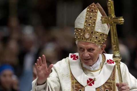 El papa Benedicto XVI  lleva cinco años como papa emérito 