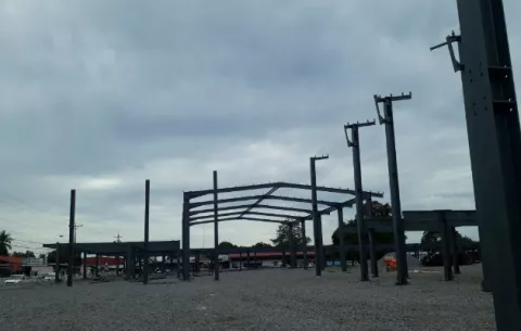 Escuela Antonio José de Sucre seguirá dando clases en edificios alquilados
