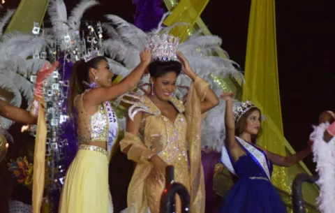 El Carnaval Wapin Colón arrancó con la coronación de su reina Kathia primera