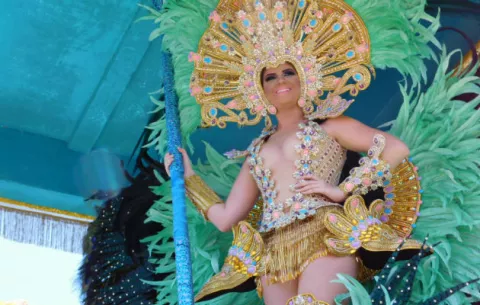 Hermosas creaciones en el lunes de Carnaval en Las Tablas