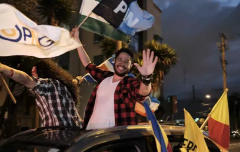 Evangélico y oficialista se enfrentarán en segunda ronda por la presidencia de Costa Rica  