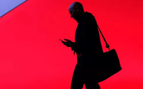 La industria 4.0 le gana terreno a los móviles en feria tecnológica