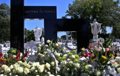 Hijo de Fidel Castro es enterrado en el cementerio Colón de La Habana