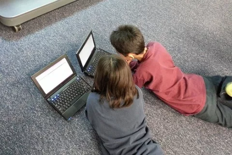 Fomentan interacciones respetuosas en el Día del Internet Seguro