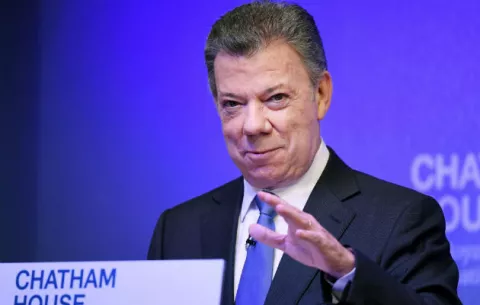Santos asegura que es "una locura" acusar a Colombia de preparar una invasión a Venezuela