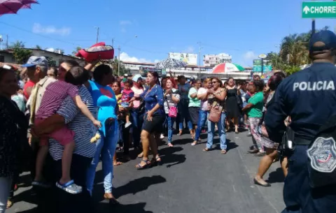 Cierran cuatro paños en Arraiján cabecera por falta de respuesta del Meduca